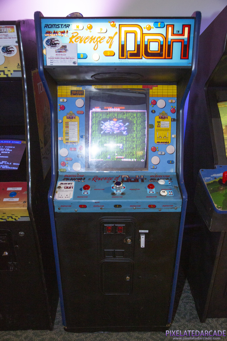 Arkanoid 2: Revenge of DOH Photo: Arkanoid 2: Revenge of DOH arcade cabinet - Front