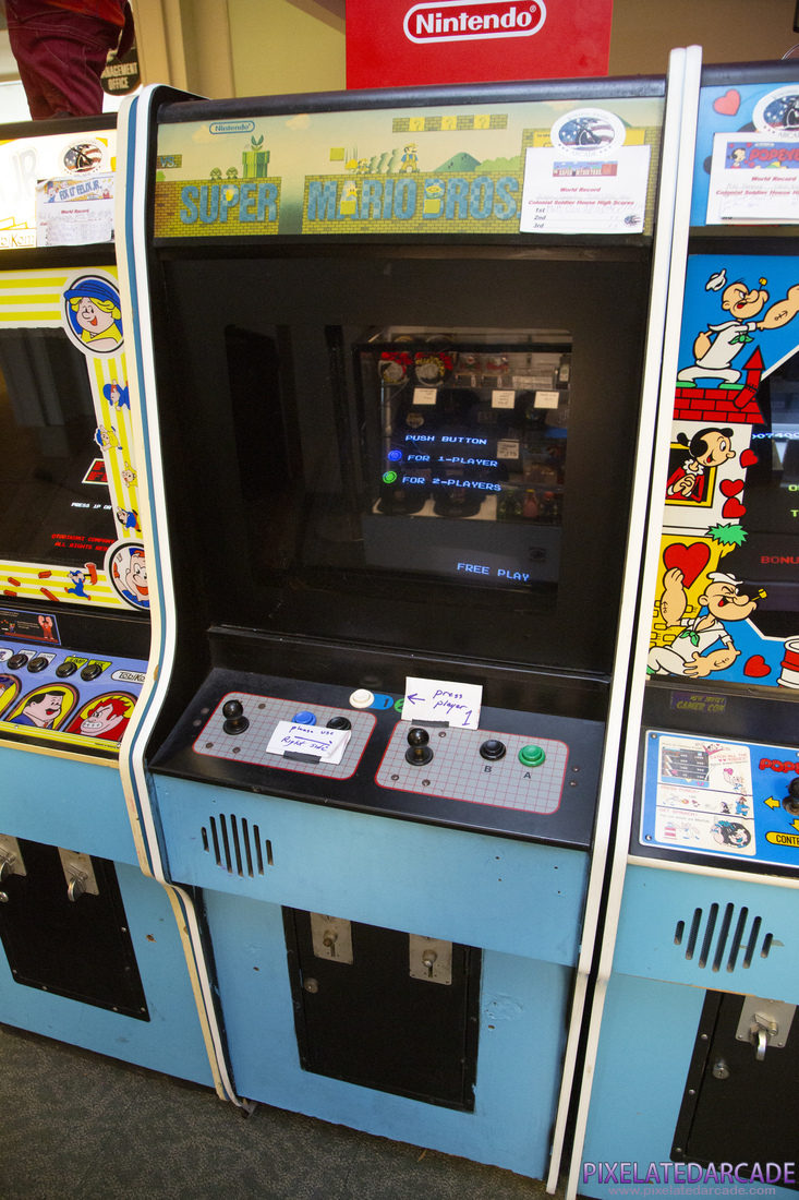 VS. Super Mario Bros. Photo: Super Mario Bros. arcade cabinet