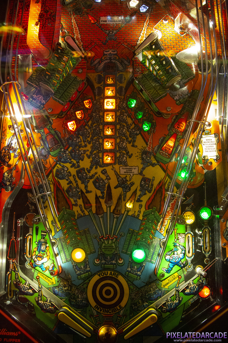 Big Guns Photo: Big Guns pinball cabinet - Playfield