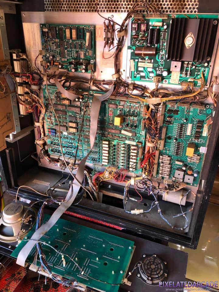 Big Guns Photo: Big Guns pinball cabinet - Inside backbox