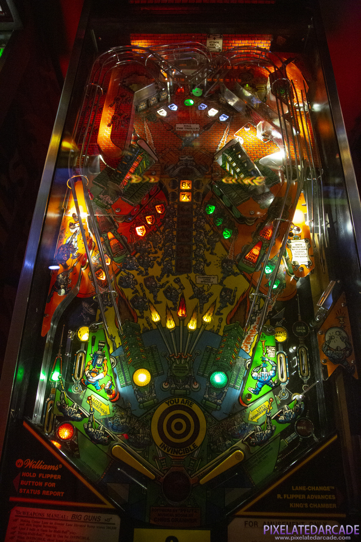 Big Guns Photo: Big Guns pinball cabinet - Playfield