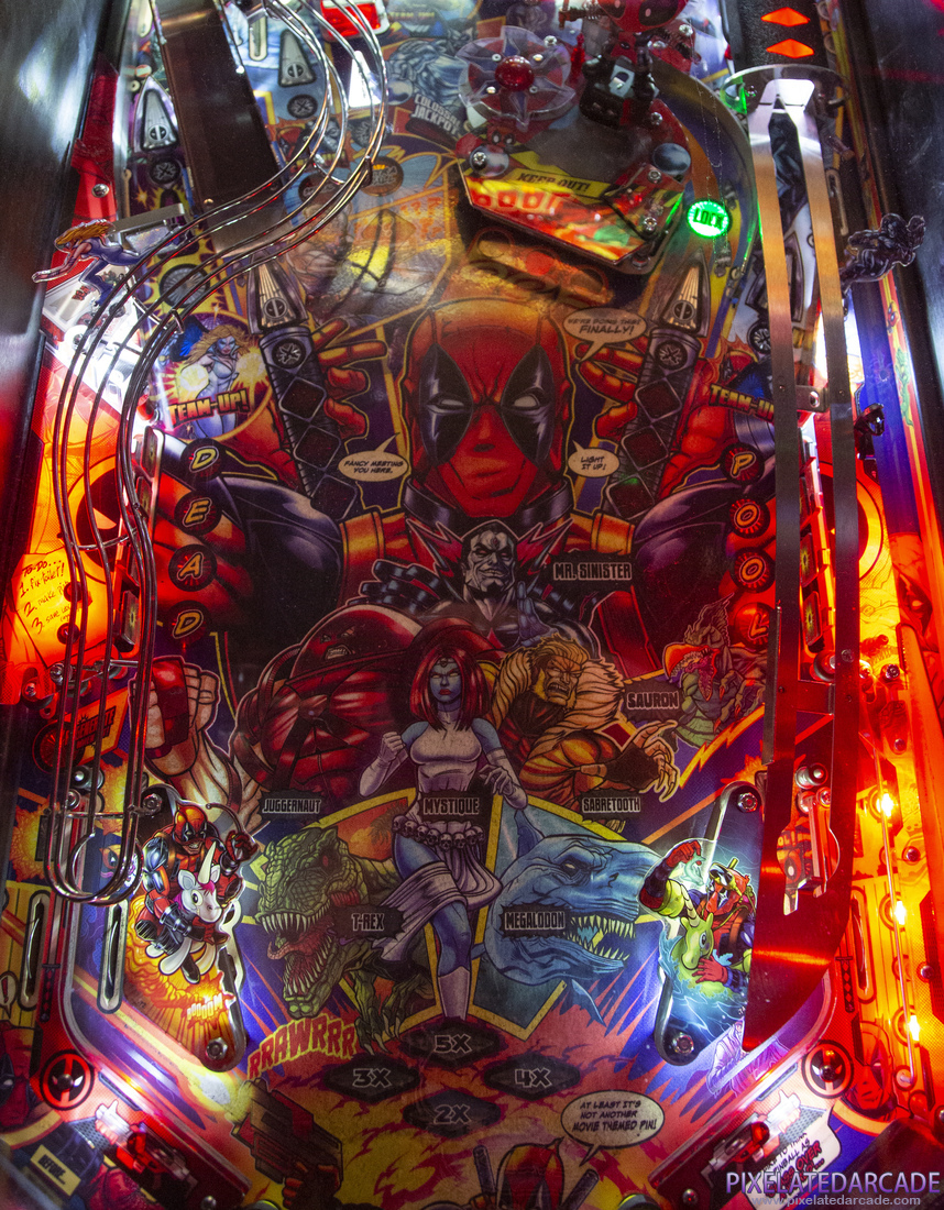Deadpool Photo: Deadpool Pro Edition pinball cabinet - Playfield detail