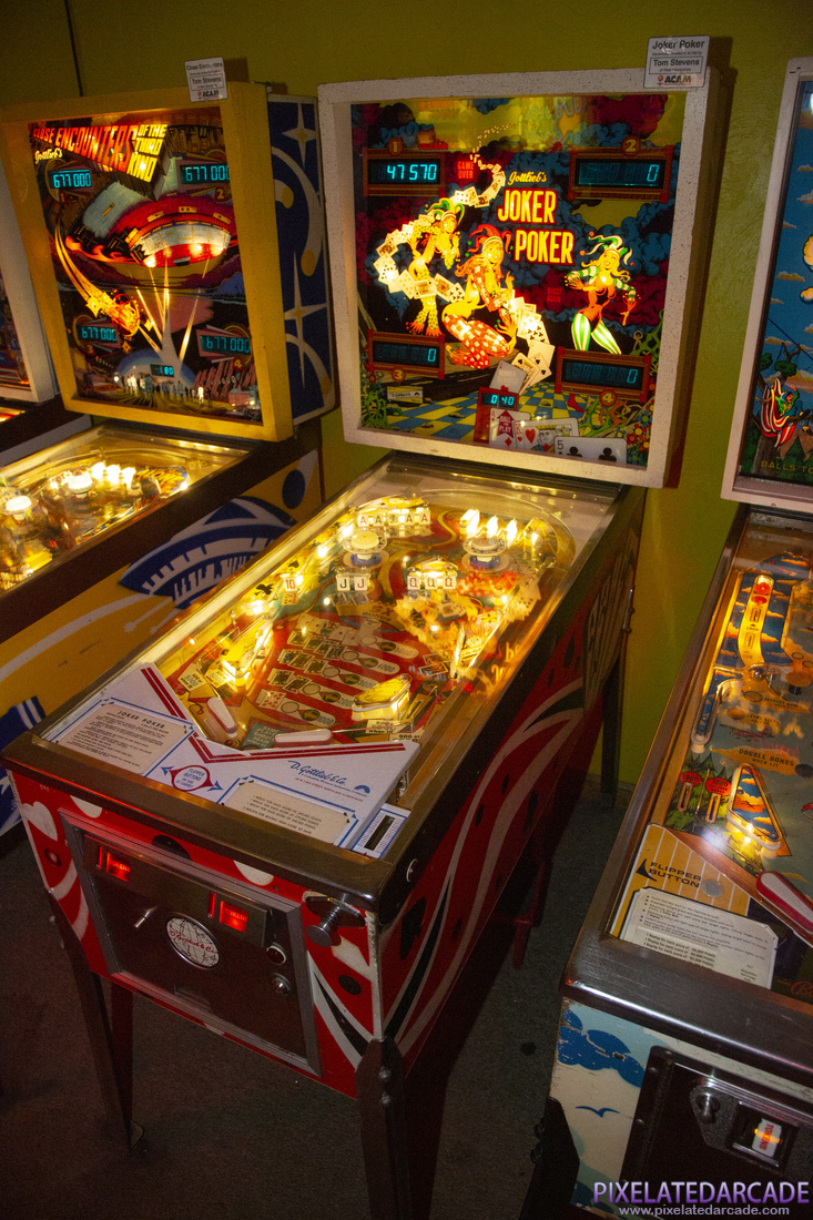 Joker Poker Photo: Joker Poker pinball cabinet (Illuminated)