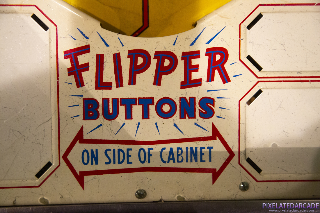 Swing-Along Photo: Swing-Along pinball cabinet - Cabinet detail