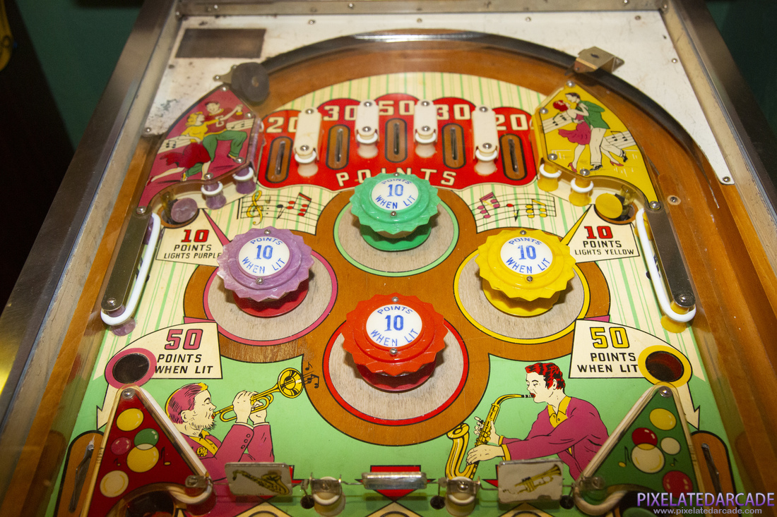 Swing-Along Photo: Swing-Along pinball cabinet - Upper playfield