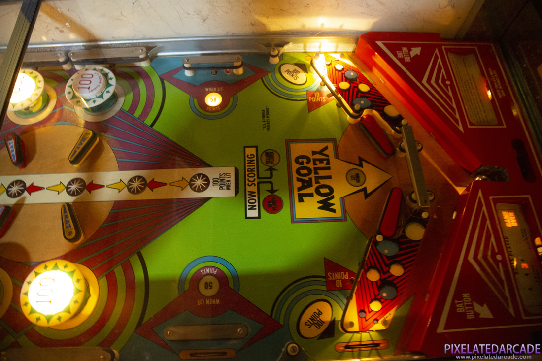 Challenger Photo: Challenger pinball cabinet - Yellow player goal
