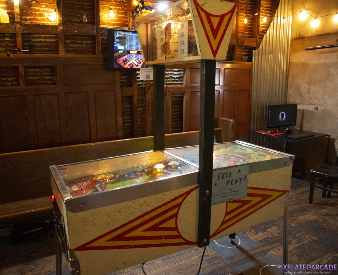 Challenger Photo: Challenger pinball cabinet