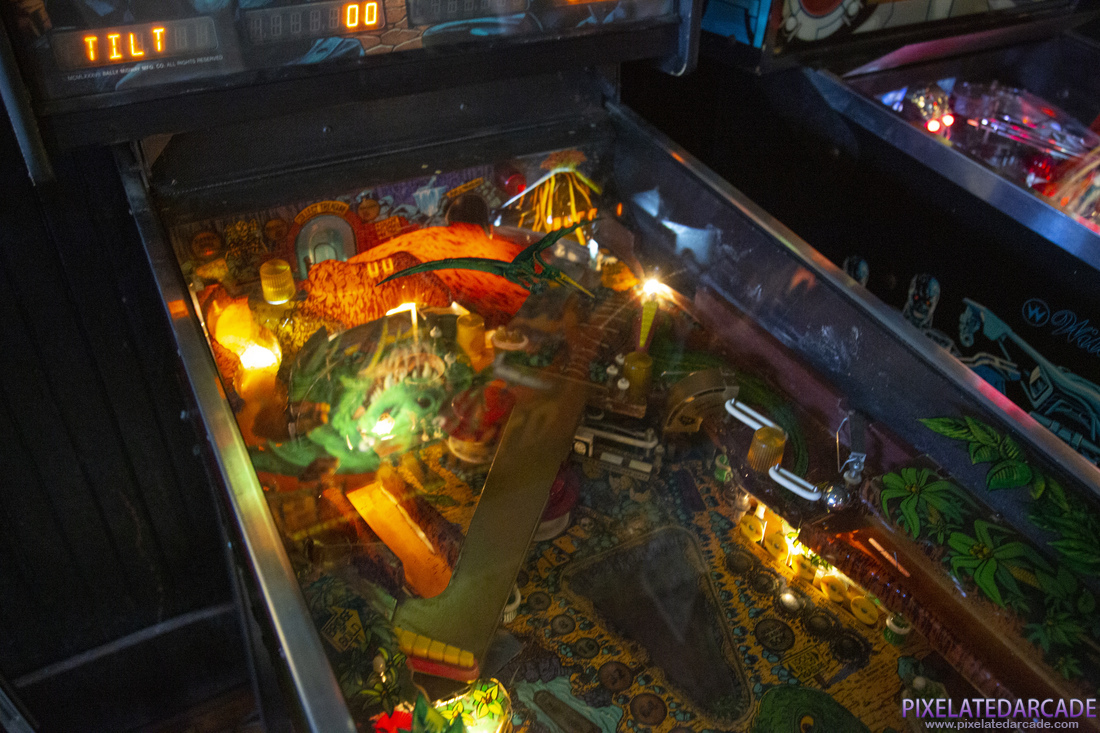 Escape From the Lost World Photo: Escape From the Lost World pinball cabinet - Upper playfield