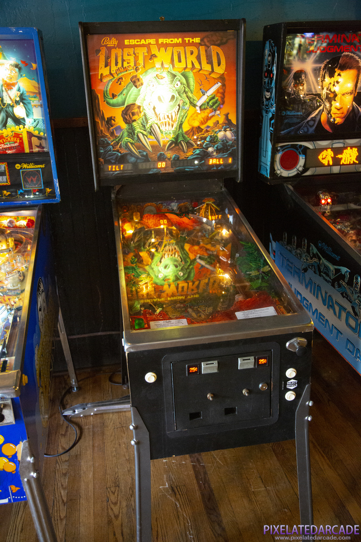 Escape From the Lost World Photo: Escape From the Lost World pinball cabinet