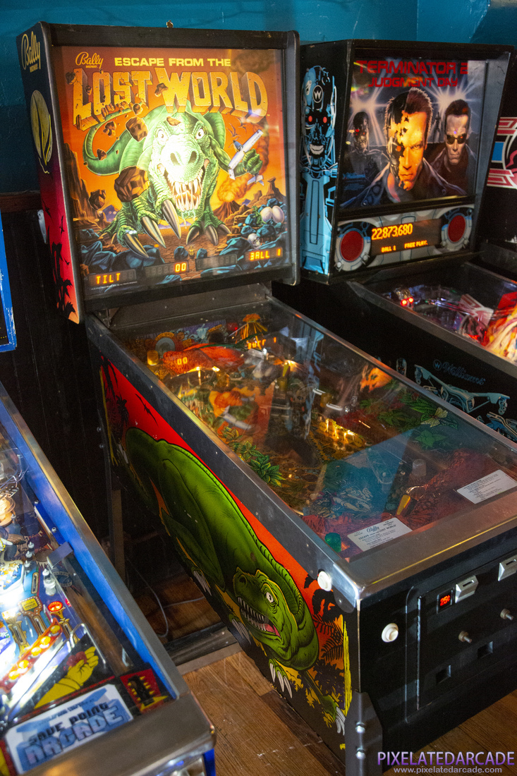 Escape From the Lost World Photo: Escape From the Lost World pinball cabinet