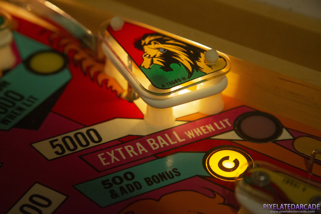 Jungle Queen Photo: Jungle Queen pinball cabinet - Playfield detail