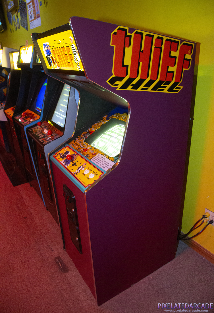 Thief Photo: Thief arcade cabinet - Side
