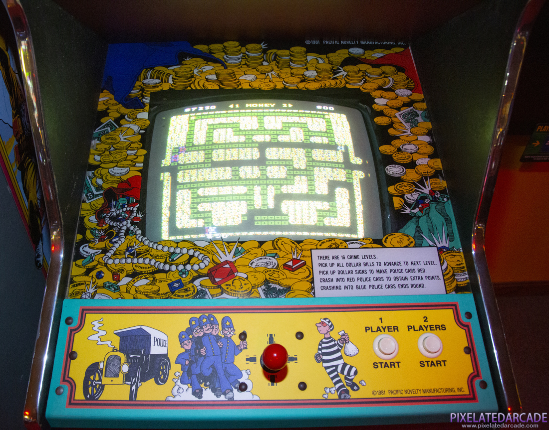 Thief Photo: Thief arcade cabinet - Controls and monitor