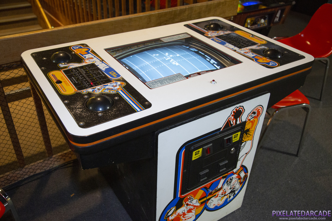 Atari 4 Player Football Photo: Atari 4 Player football cocktail table