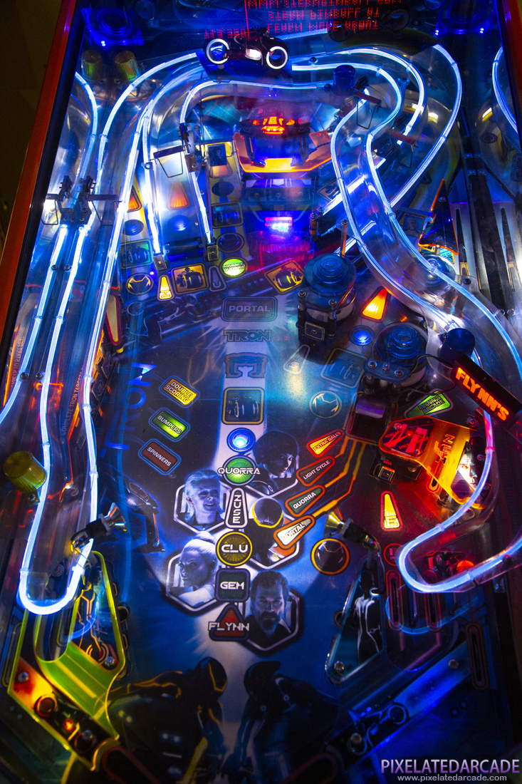 TRON: Legacy Photo: TRON: Legacy pinball cabinet - Playfield