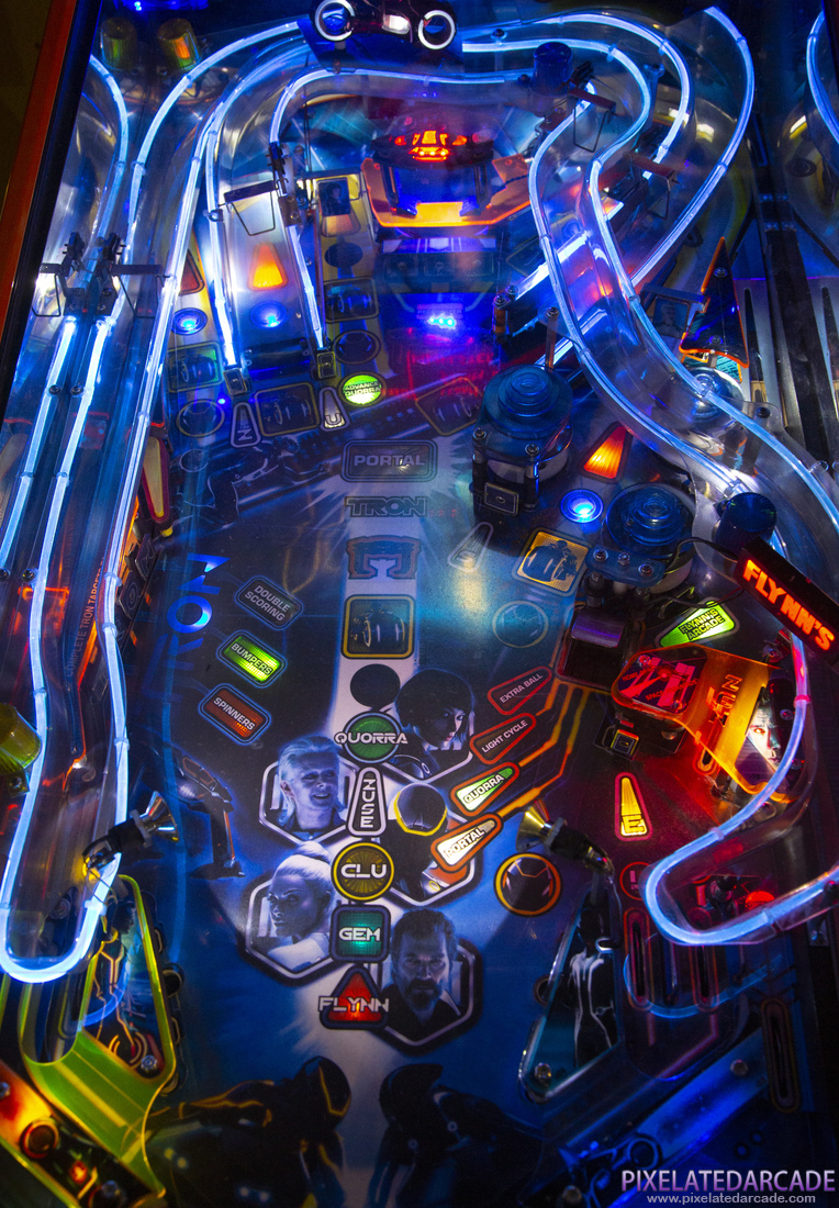 TRON: Legacy Photo: TRON: Legacy pinball cabinet - Playfield