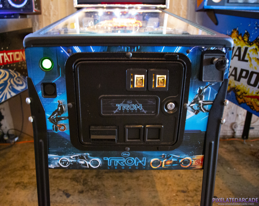 TRON: Legacy Photo: TRON: Legacy pinball cabinet - Front