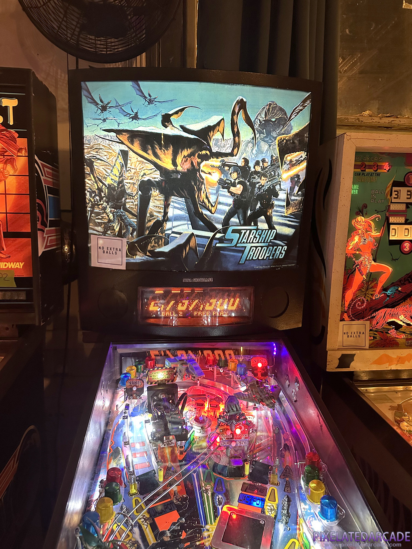 Starship Troopers Photo: Starship Troopers pinball cabinet - Backbox
