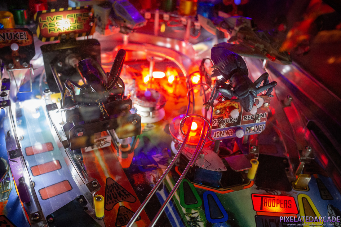 Starship Troopers Photo: Starship Troopers pinball cabinet - Playfield detail
