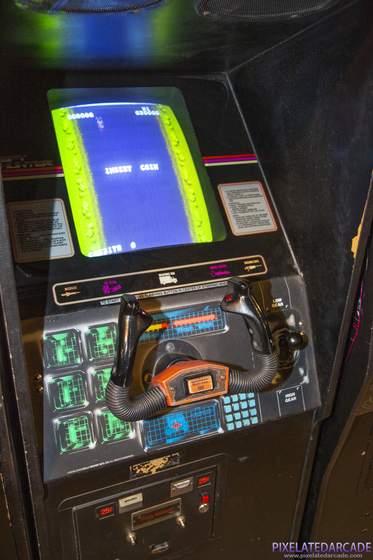 Spy Hunter Photo: Spy Hunter arcade cabinet - Controls and monitor