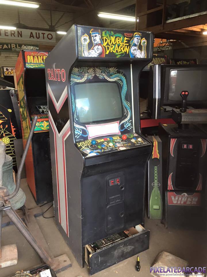 Double Dragon Photo: Double Dragon arcade cabinet