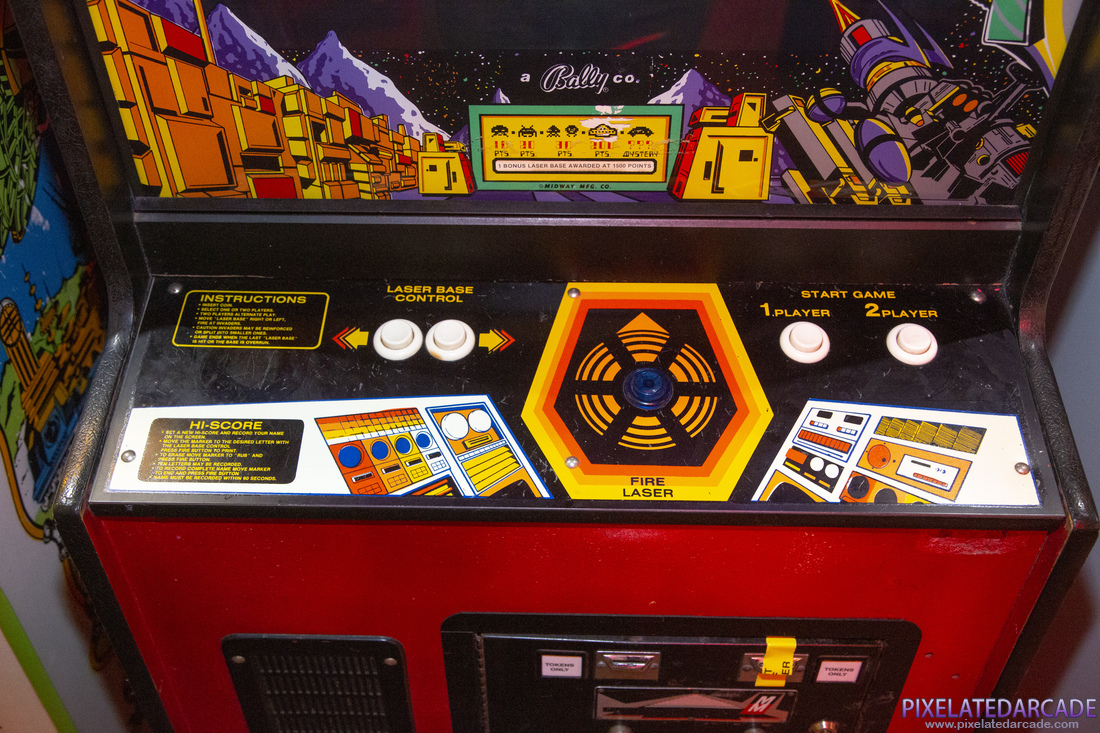 Deluxe Space Invaders Photo: Deluxe Space Invaders arcade cabinet - Controls