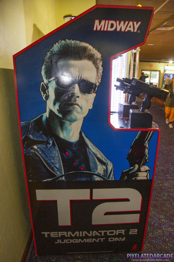 Terminator 2: Judgment Day Photo: Terminator 2: Judgment Day arcade cabinet