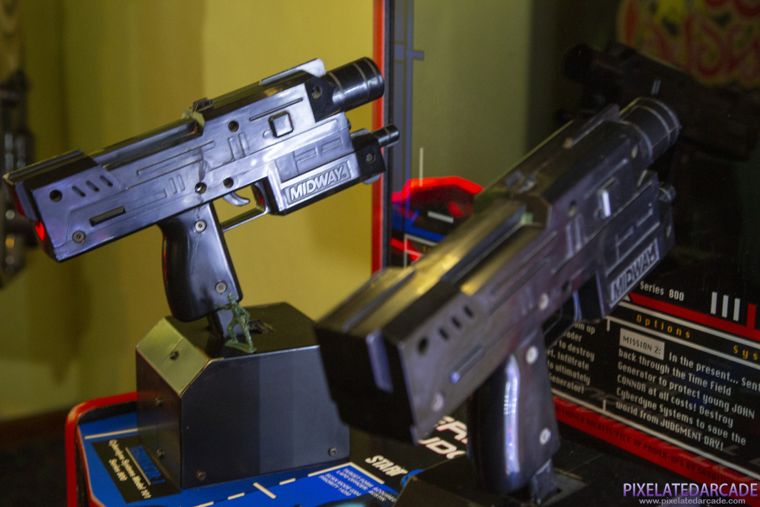 Terminator 2: Judgment Day Photo: Terminator 2: Judgment Day arcade cabinet - Controls