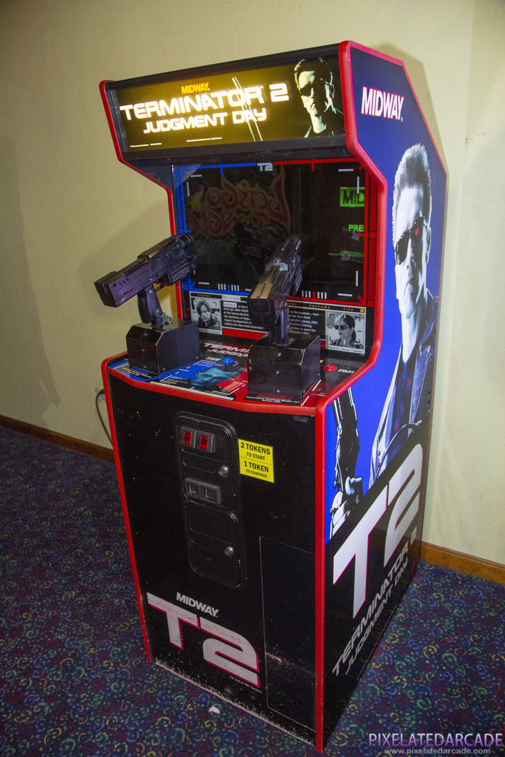 Terminator 2: Judgment Day Photo: Terminator 2: Judgment Day arcade cabinet