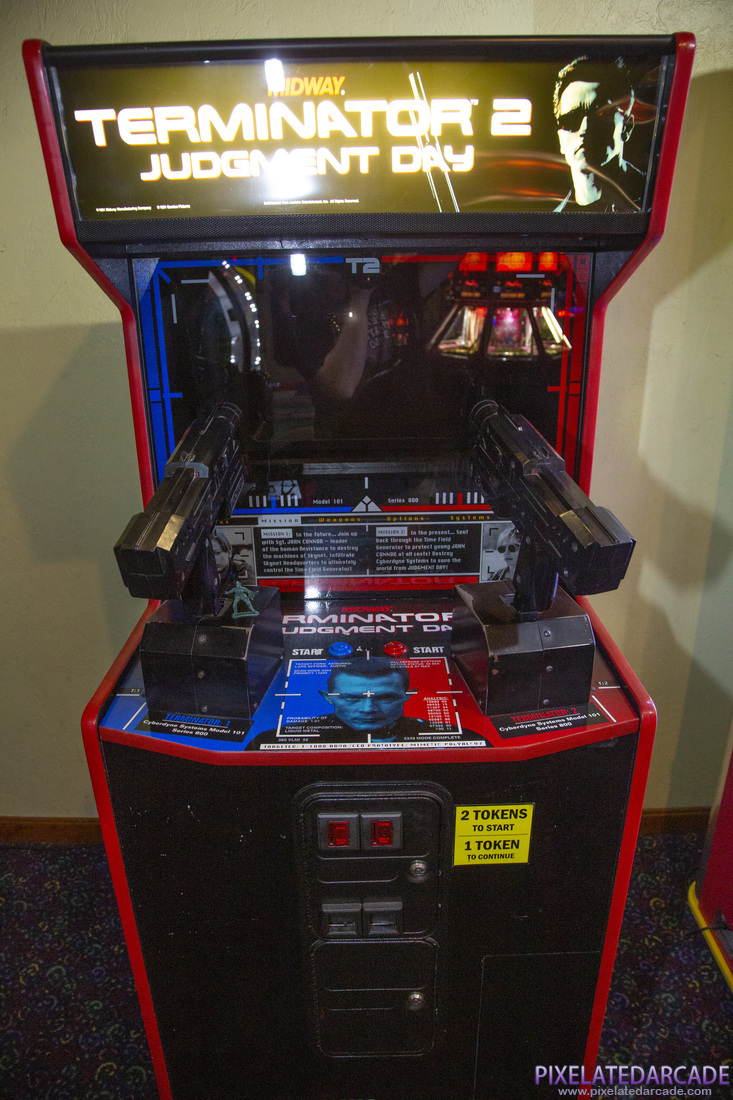Terminator 2: Judgment Day Photo: Terminator 2: Judgment Day arcade cabinet - Front