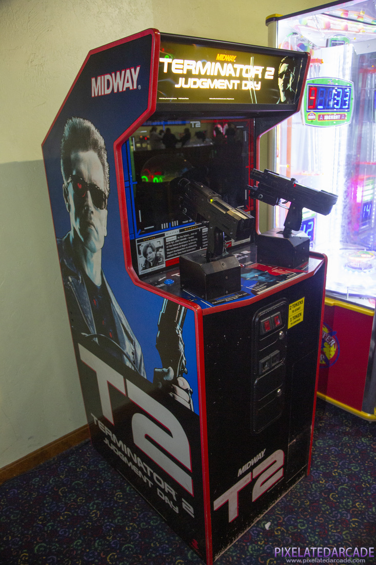 Terminator 2: Judgment Day Photo: Terminator 2: Judgment Day arcade cabinet
