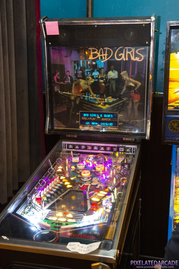 Bad Girls Photo: Bad Girls pinball cabinet - Playfield and backbox