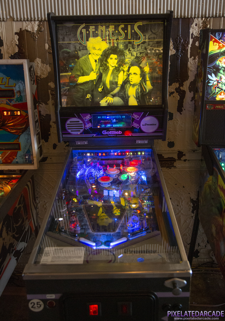 Genesis Photo: Genesis pinball cabinet - Front