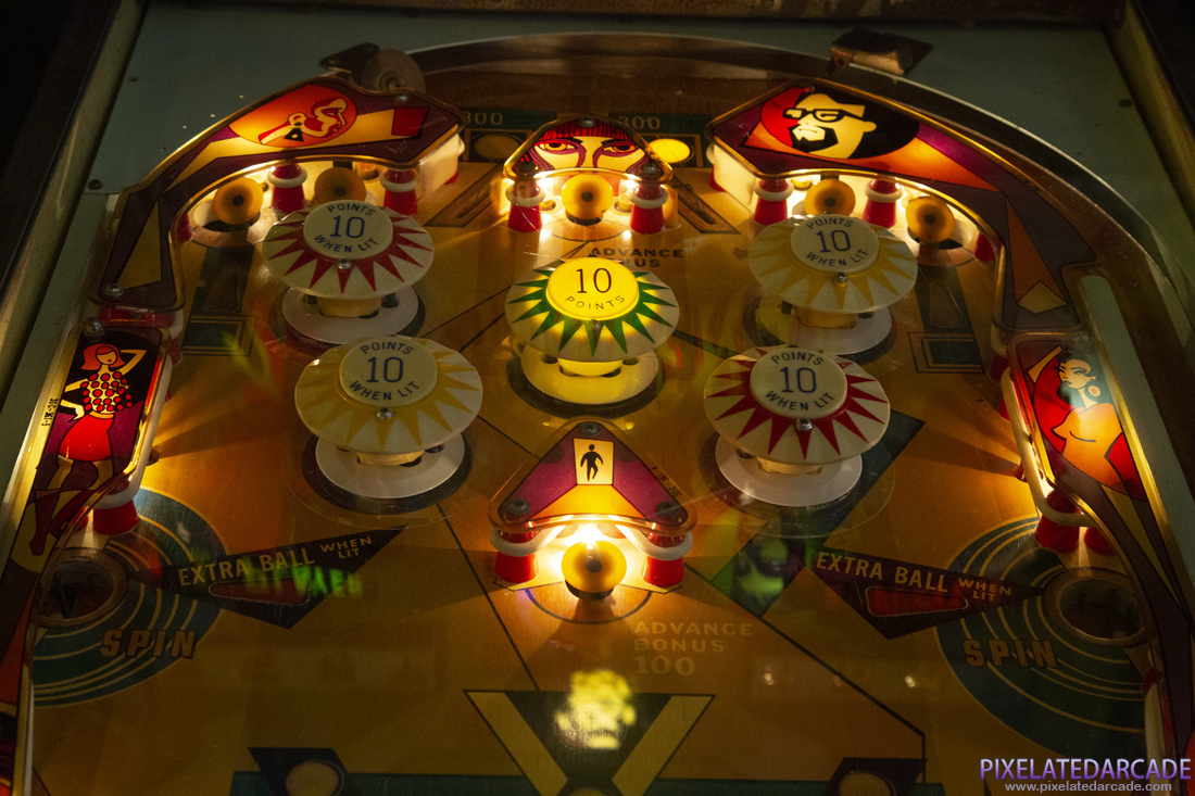 Suspense Photo: Suspense pinball cabinet - Upper playfield