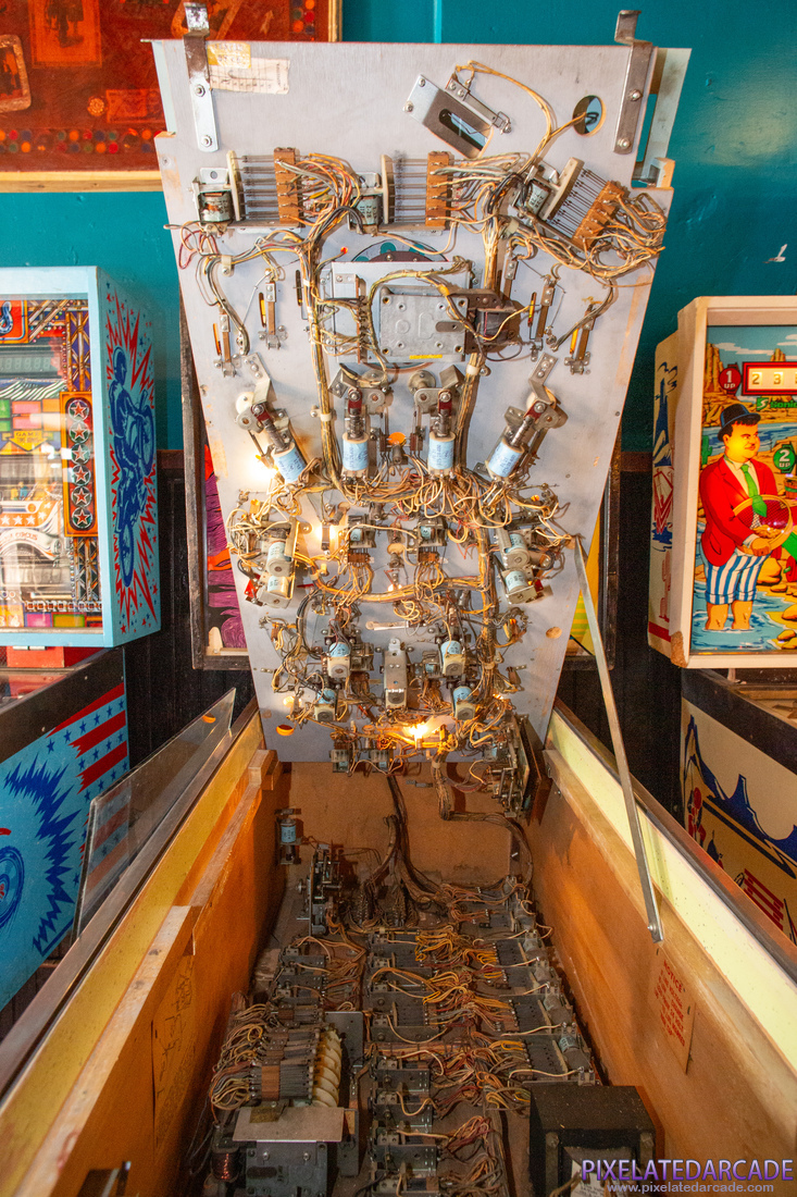 Suspense Photo: Suspense pinball cabinet - Inside cabinet