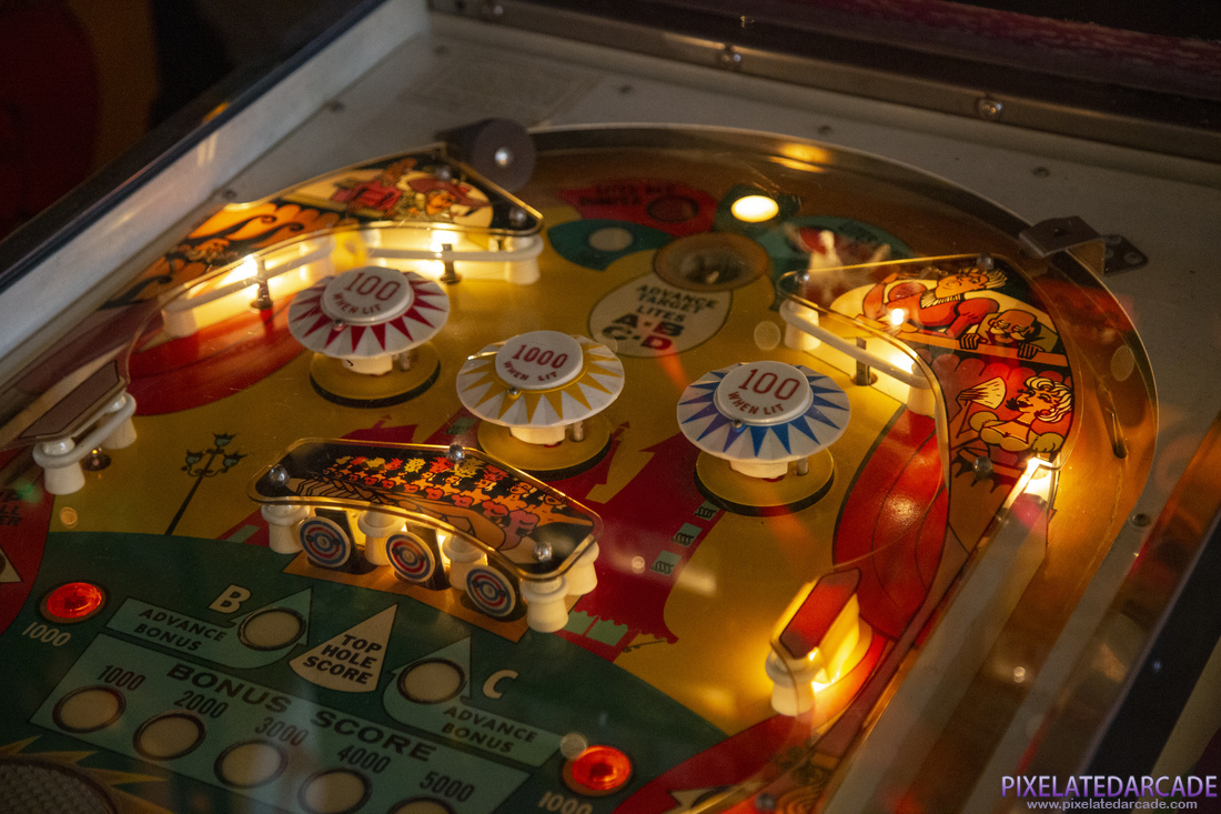 Casino Photo: Casino pinball cabinet - Upper playfield