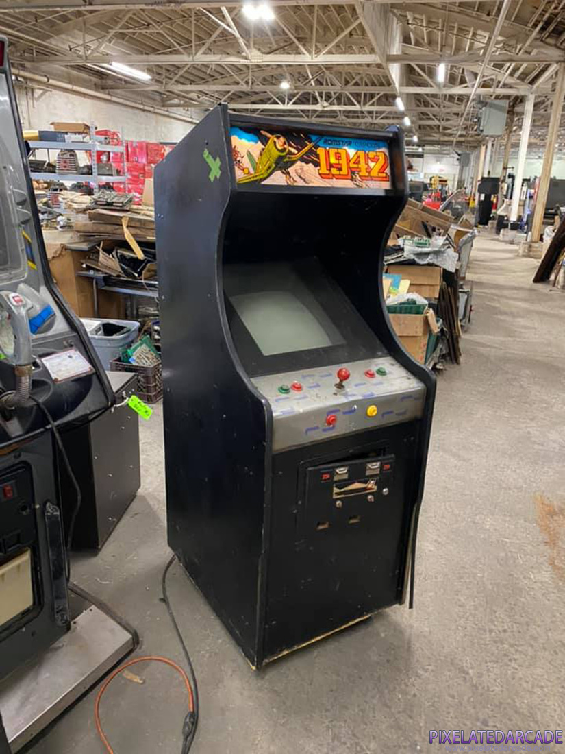 1942 Photo: 1942 in Taito cabinet