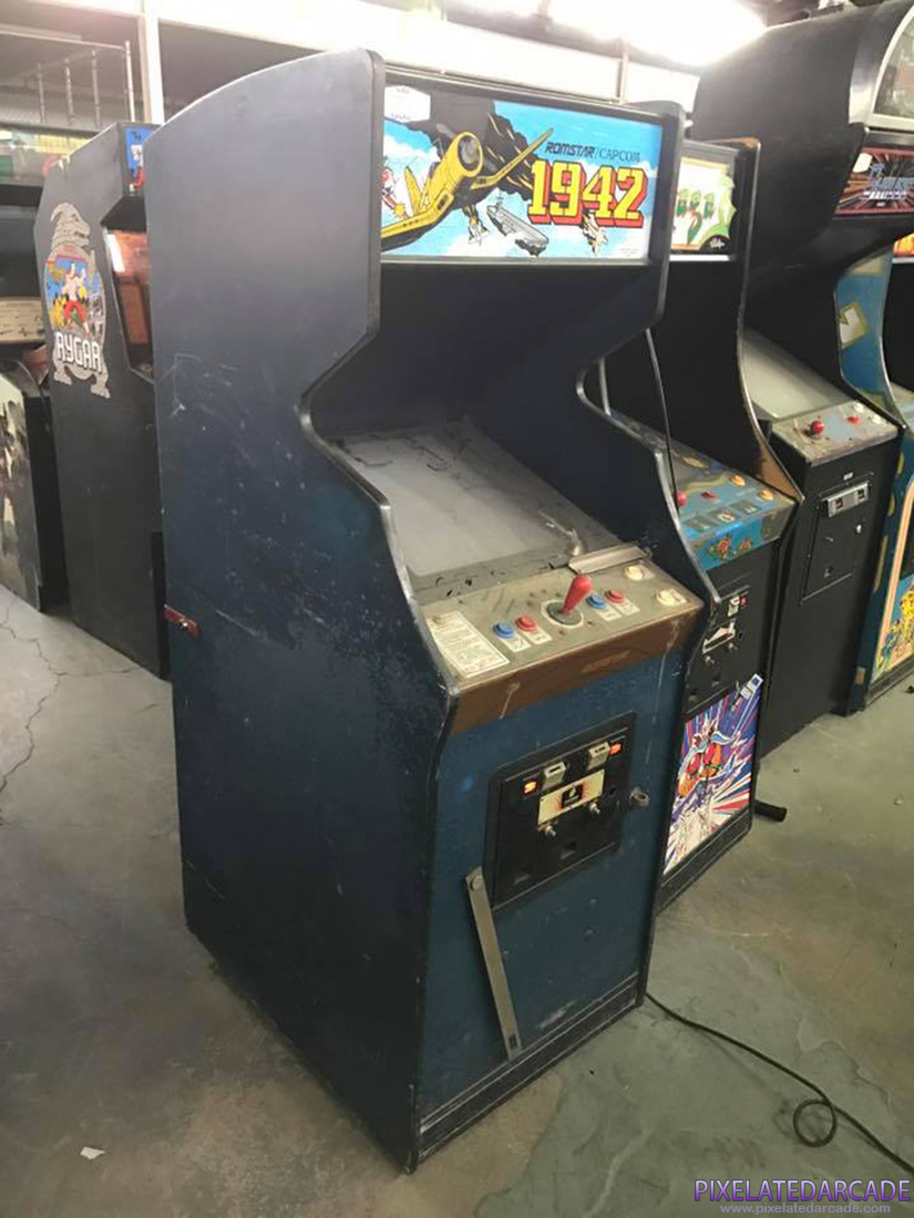 1942 Photo: 1942 in Super Pac-Man cabinet