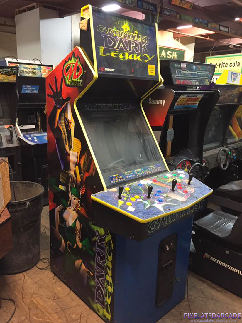 Gauntlet: Dark Legacy Photo: Gauntlet: Dark Legacy arcade cabinet