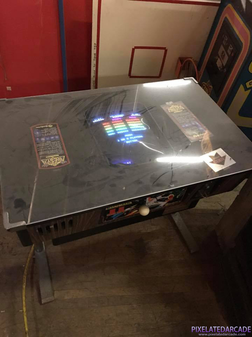 Moon Cresta Photo: Moon Cresta cocktail table