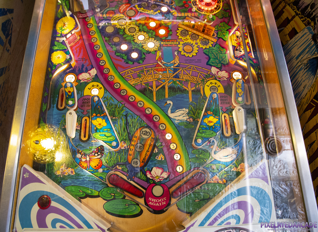 Farfalla Photo: Farfalla pinball cabinet - Lower playfield
