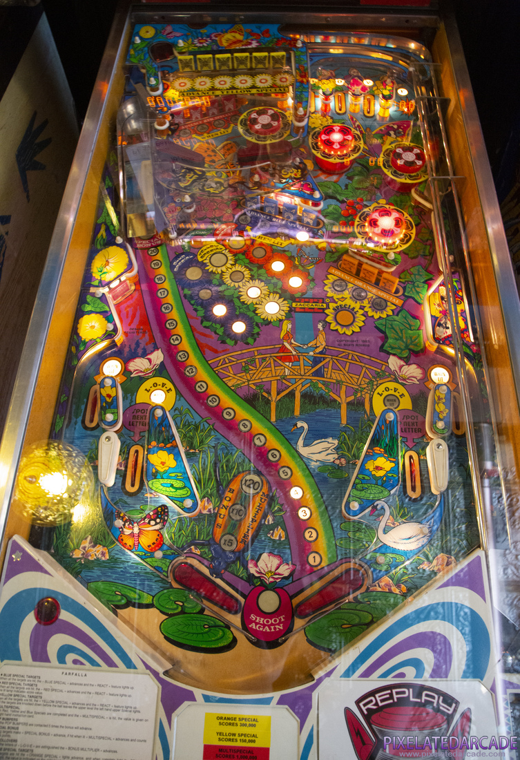 Farfalla Photo: Farfalla pinball cabinet - Playfield