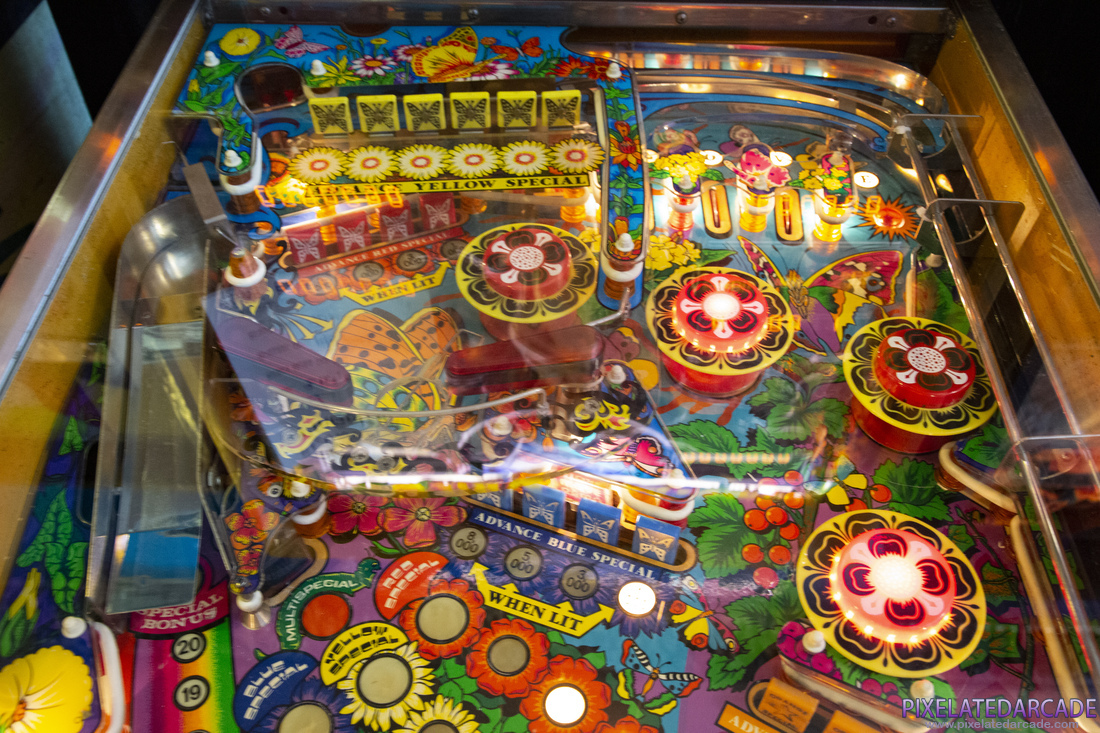 Farfalla Photo: Farfalla pinball cabinet - Upper playfield