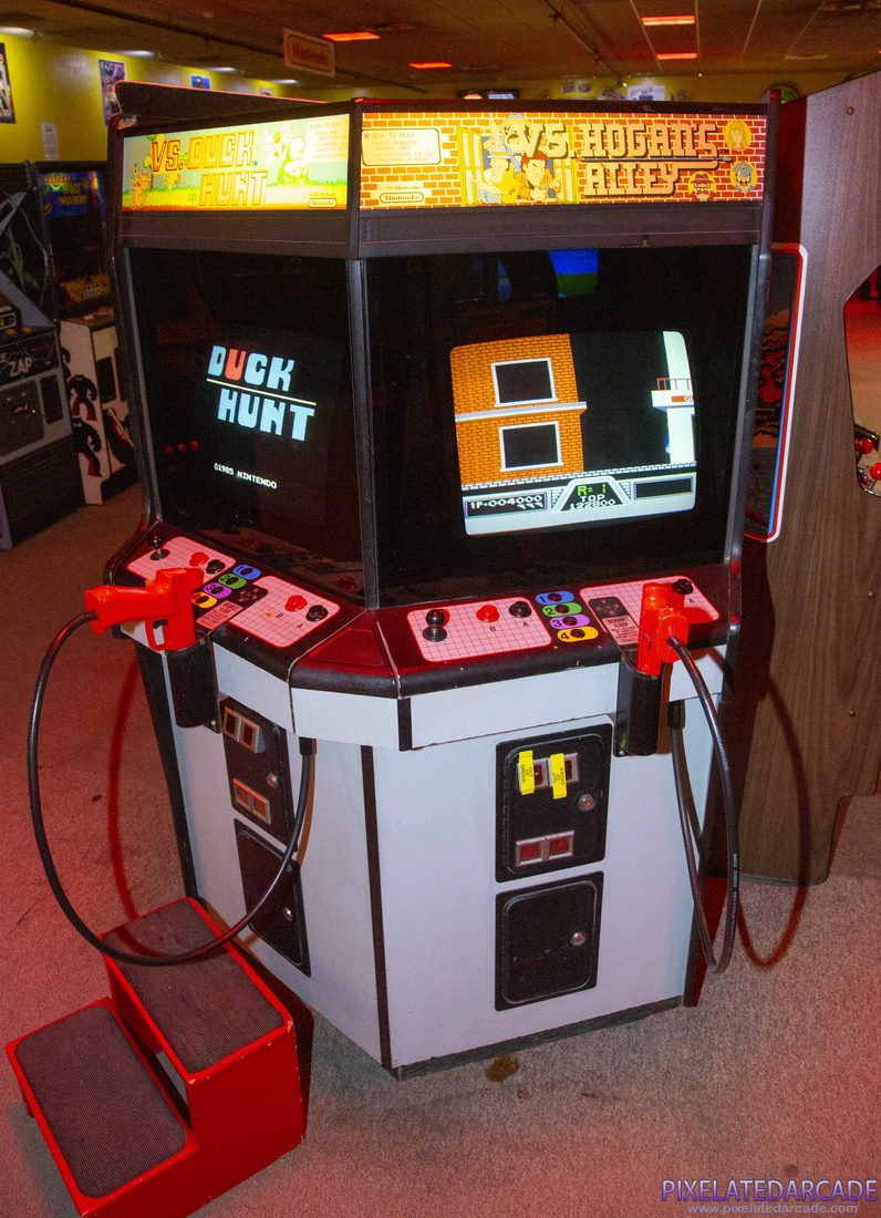Hogan's Alley Photo: Vs. Duck Hunt / Vs. Hogan's Alley dual cabinet