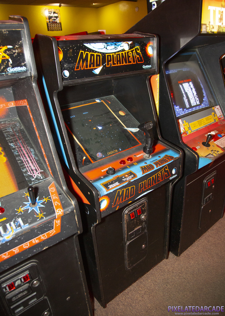 Mad Planets Photo: Mad Planets arcade cabinet