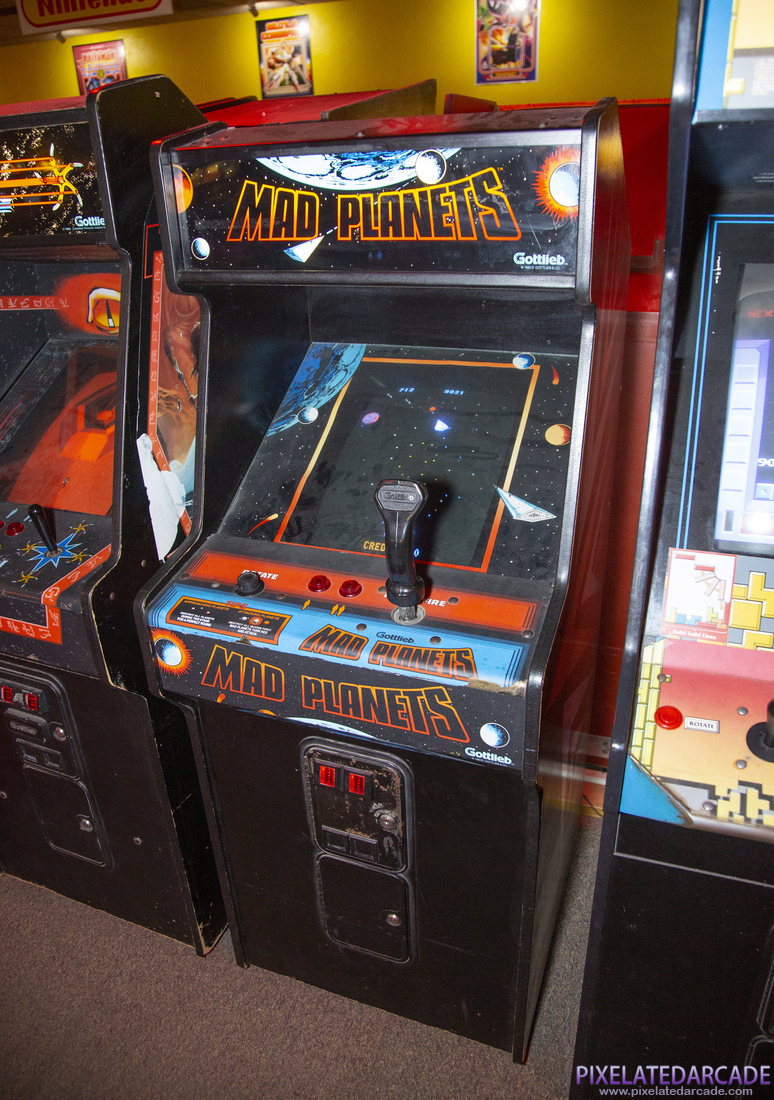 Mad Planets Photo: Mad Planets arcade cabinet