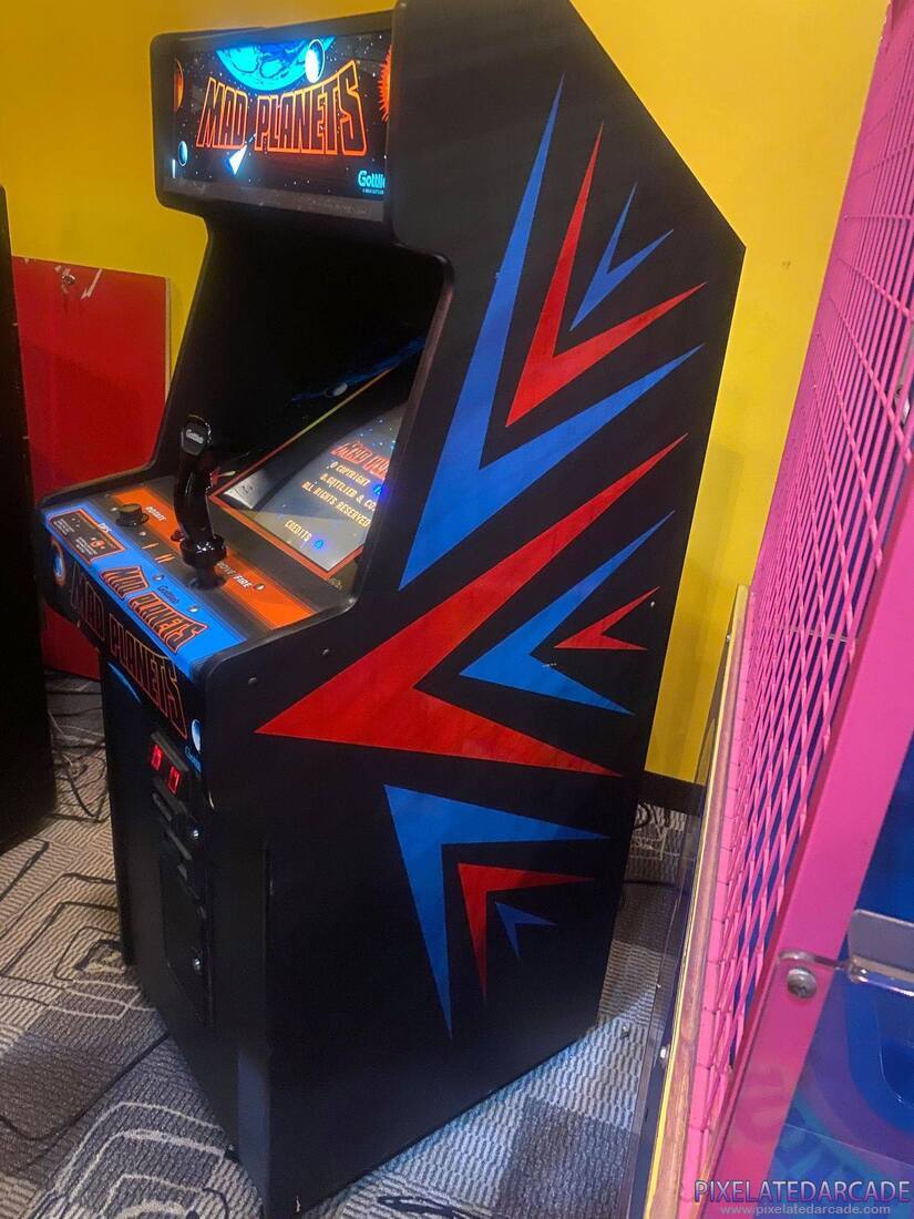 Mad Planets Photo: Mad Planets arcade cabinet - Right side