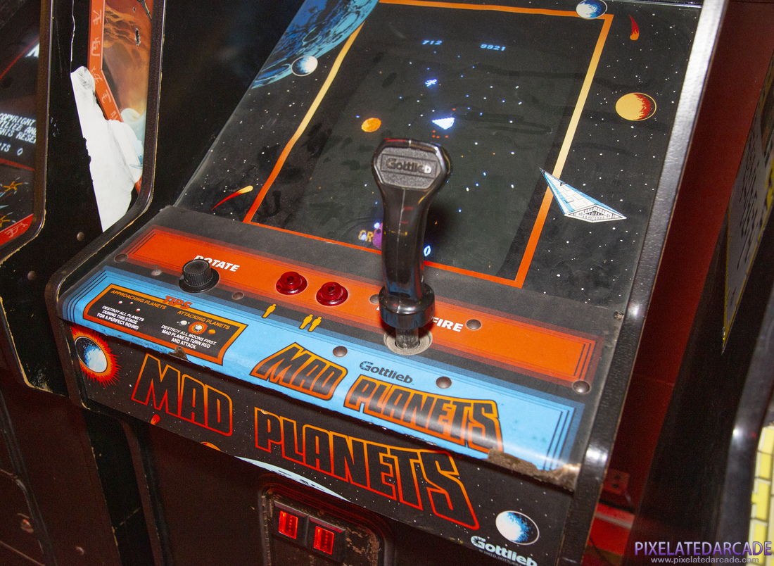 Mad Planets Photo: Mad Planets arcade cabinet - Controls