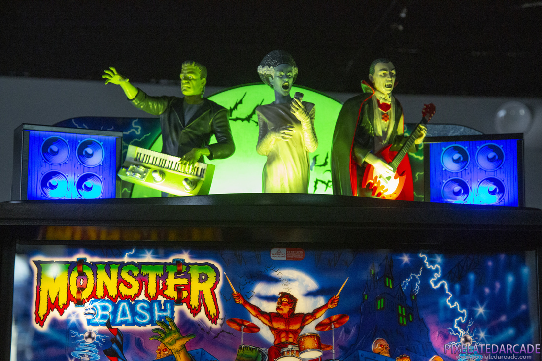 Monster Bash Remake! Photo: Monster Bash Limited Edition pinball cabinet - Topper