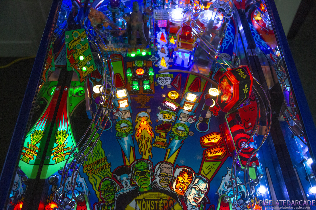 Monster Bash Remake! Photo: Monster Bash Limited Edition pinball cabinet - Middle playfield